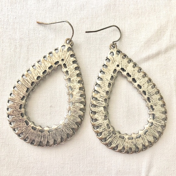 Vintage teardrop crystal pierced Earrings - Picture 2 of 2